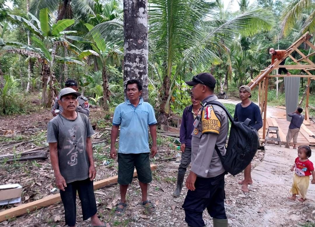 Bhabinkamtibmas Desa Saumanganya Ingatkan Masyarakat Agar Menjauhi Pergaulan Bebas