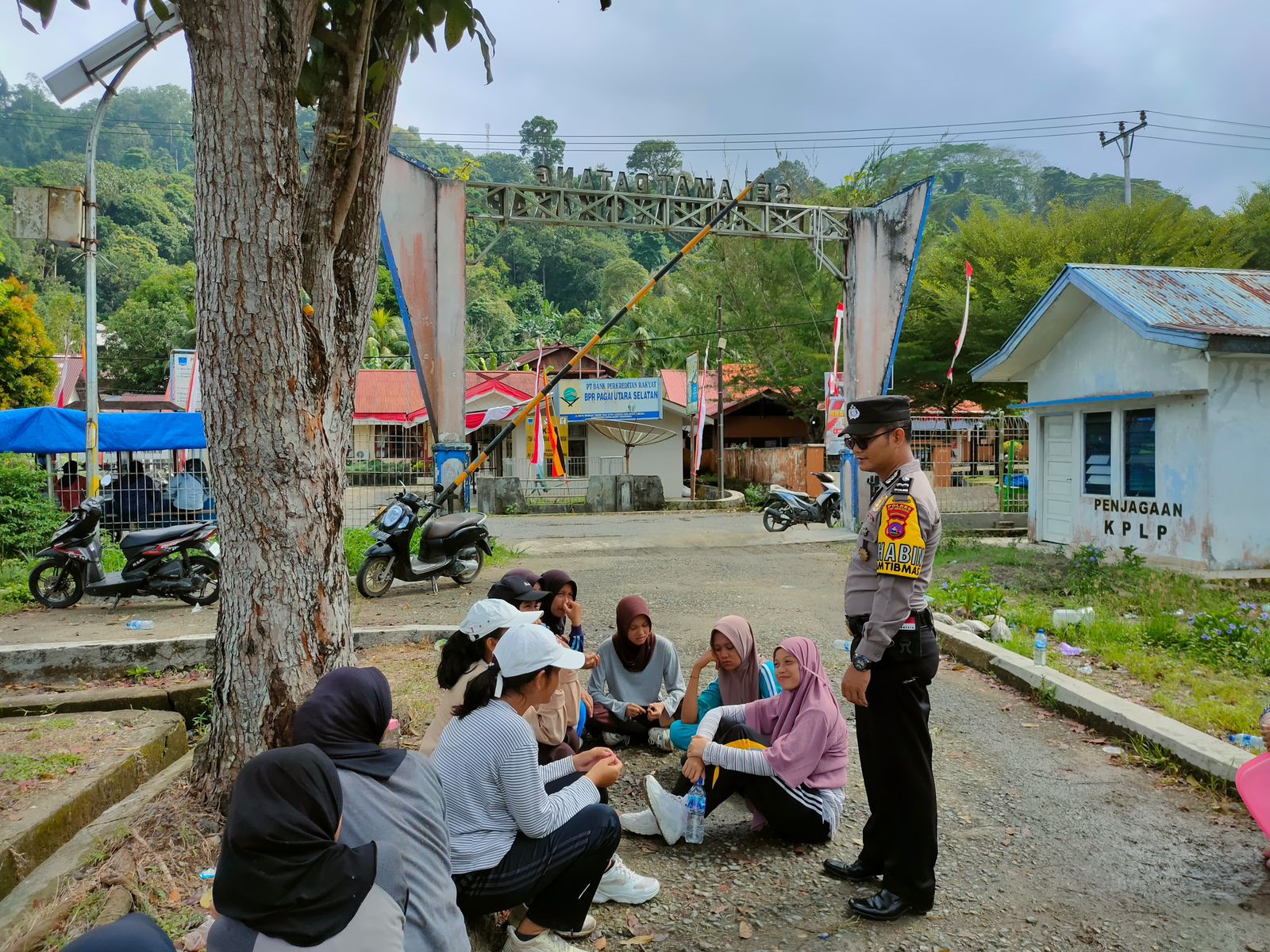 Bhabinkamtibmas Desa Taikako Imbau Anak-anak untuk Menjauhi Narkoba