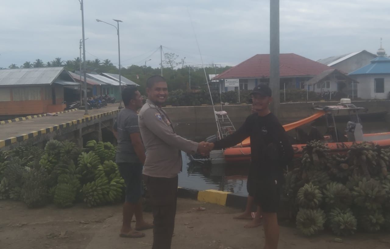 Bhabinkamtibmas Polsek Sikabaluan Brigpol Irwansyah Himbau Masyarakat Desa Sigapokna Agar Tidak Percaya Berita Hoax