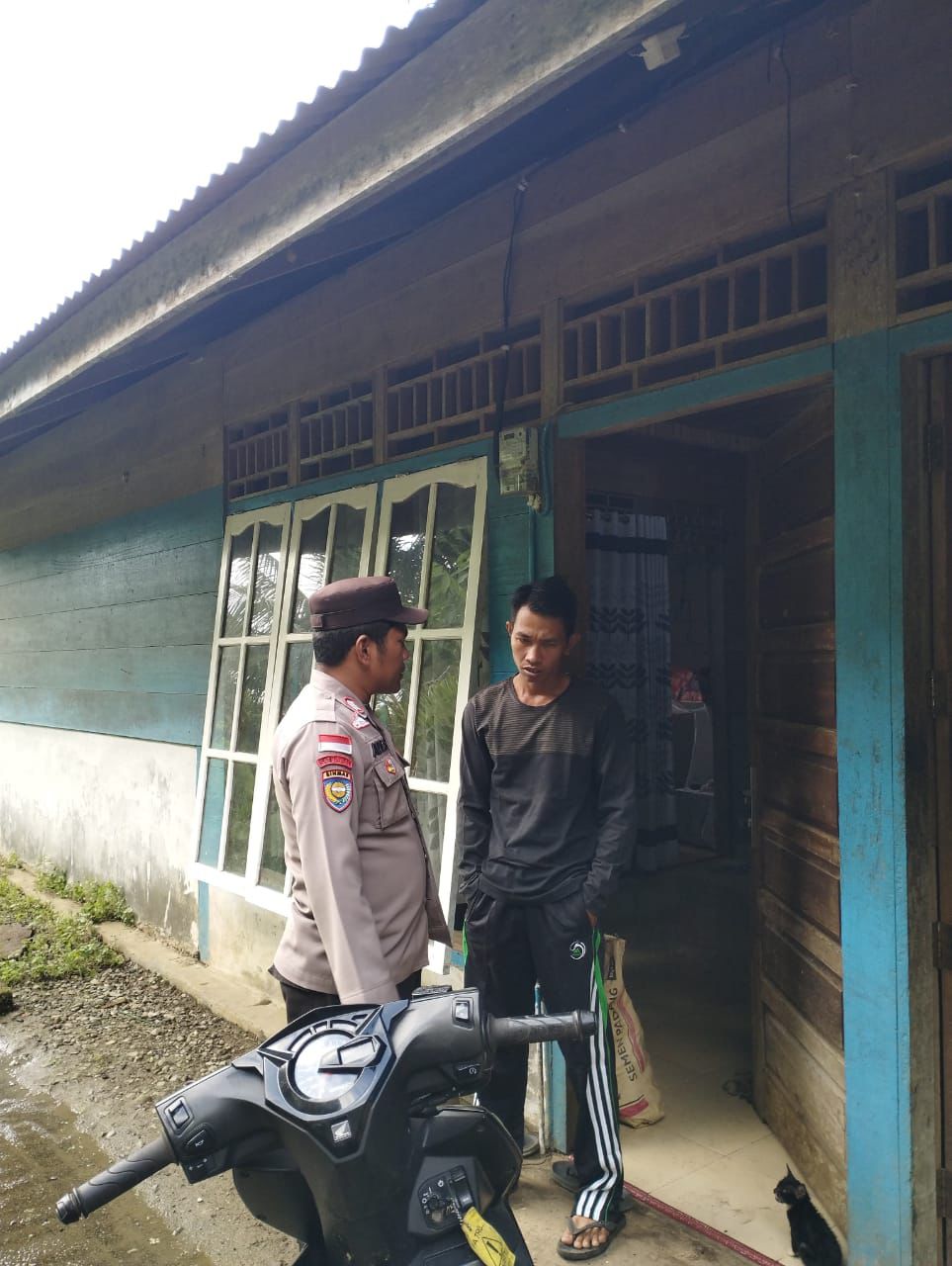 Bhabinkamtibmas Polsek Sikakap Brigpol Ade Saputra Sosialisasikan Stop Kekerasan Seksual di Desa Matobe