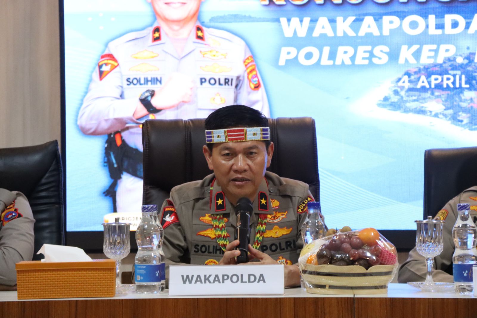 Kunjungi Bumi Sikerei, Wakapolda Sumbar Beri Arahan Khusus Terkait Integritas dan Kedekatan dengan Rakyat
