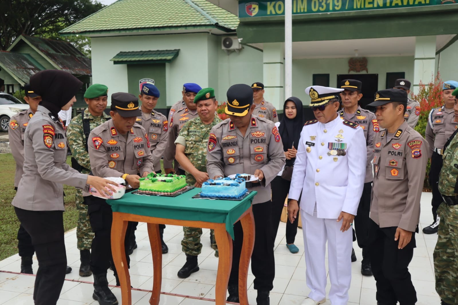 HUT ke-81 TNI, Polres Kepulauan Mentawai Sambangi Makodim 0319 untuk Perkuat Sinergitas TNI-Polri
