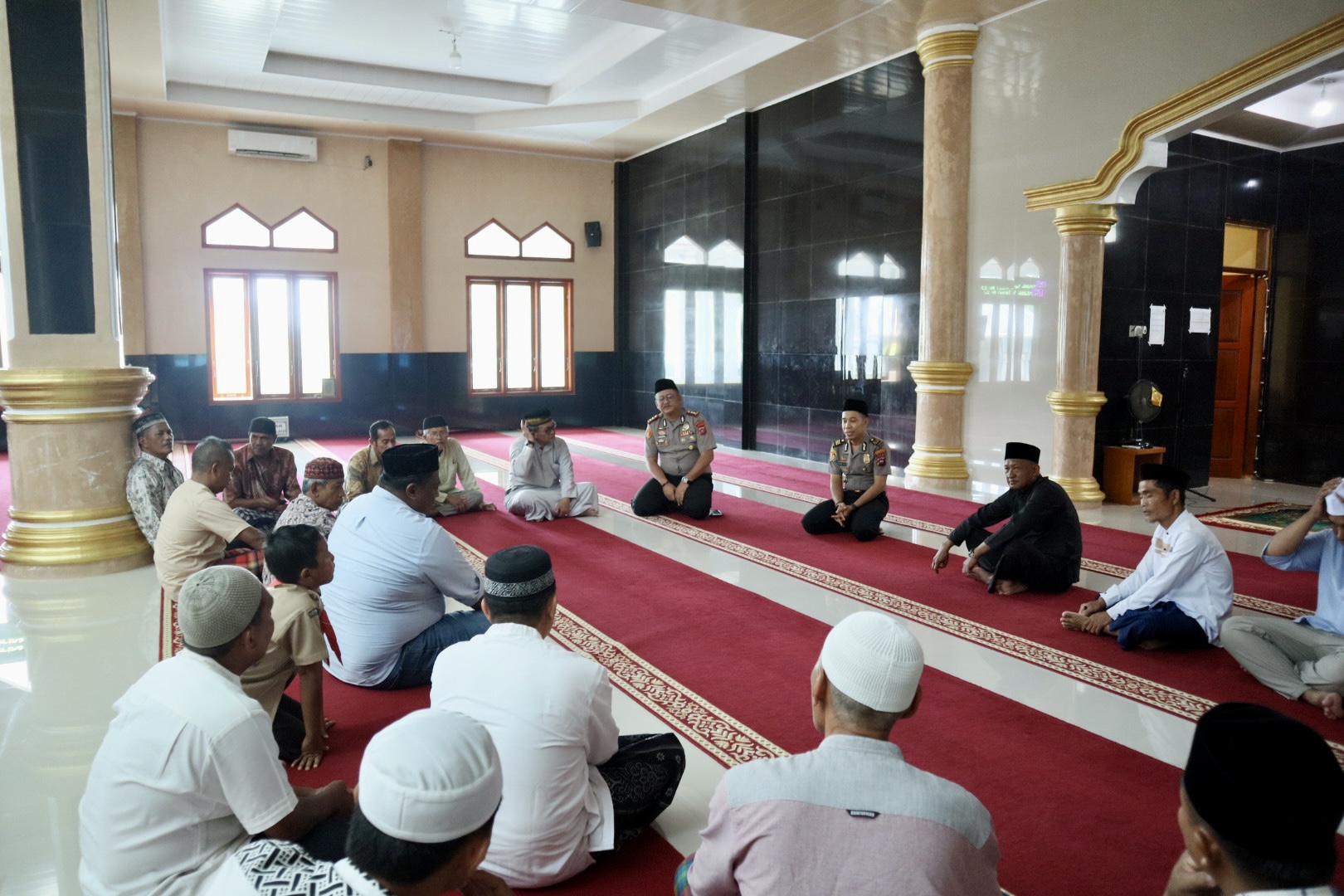 Polres Kepulauan Mentawai Gelar Jumat Keliling, Perkuat Silaturahmi dan Jaga Kamtibmas